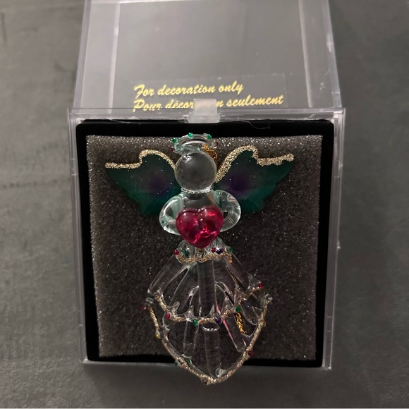 Vintage 3” spun glass ornament - ANGEL HOLDING A HEART - Picture 3 of 4